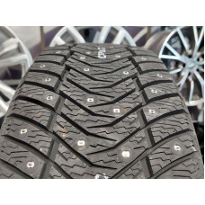 215/65R16 Yokohama Ice Guard IG65 102T Studded