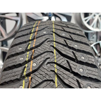 215/60R17 Kumho WS31 96H Studded