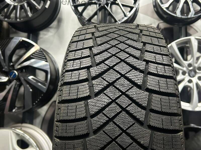 225/45R17 Pirelli Ice Zero FR 94H
