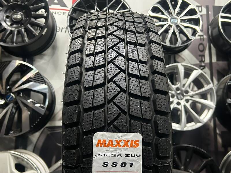 215/60R17 Maxxis SS-01 Presa SUV Ice